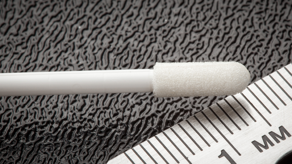 FoamTec HT1832-500 CleanWIPE ESD Swab Tip Close Up Ruler